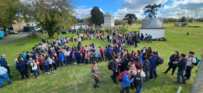 Más de 400 jóvenes visitaron el Observatorio Astronómico